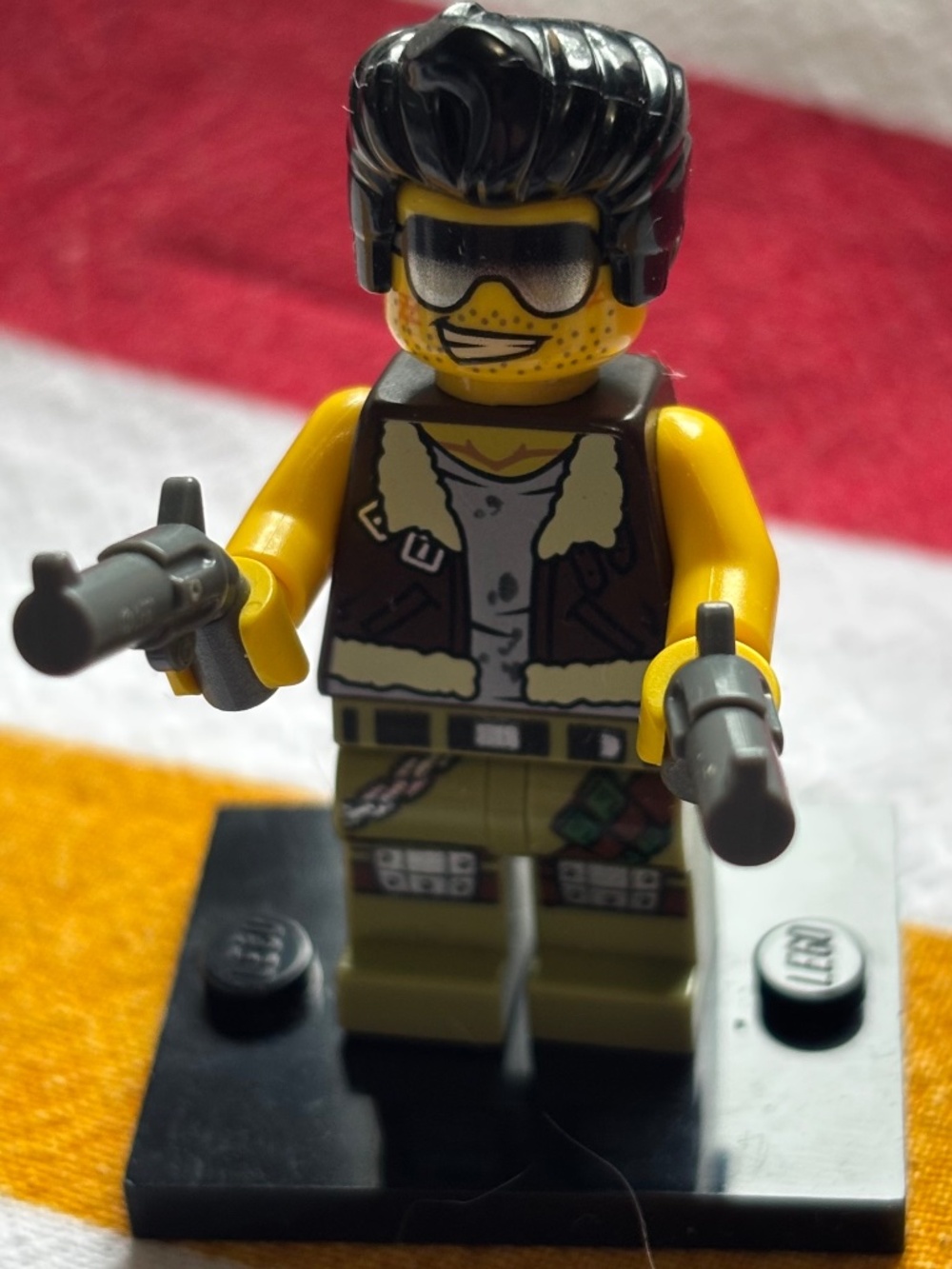 LEGO MONSTER FIGHTERS "Frank Rock" mof015 with stand & accessories.